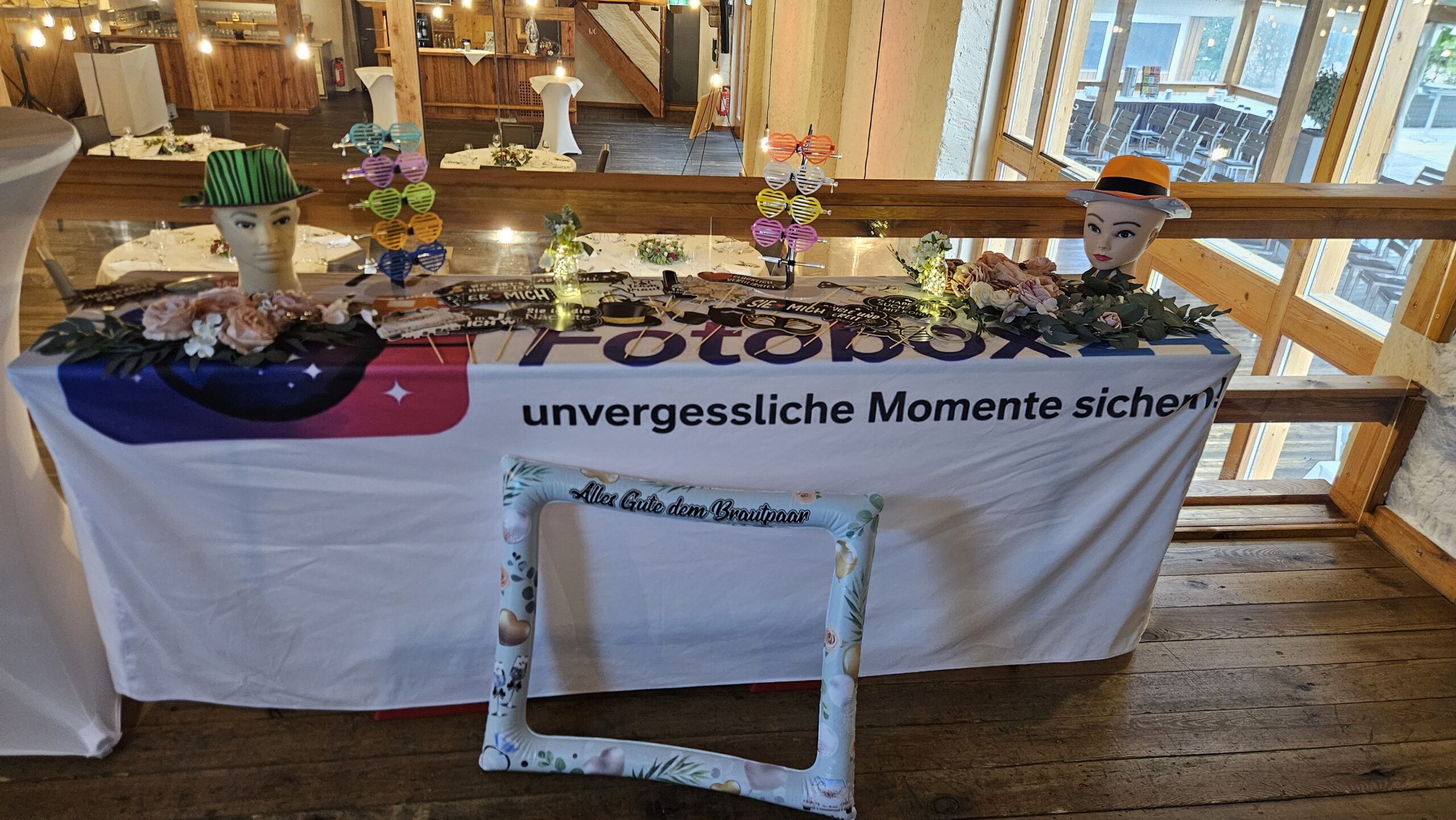 Weitere lustige Requisiten für Hochzeiten, Geburtstage und Feiern